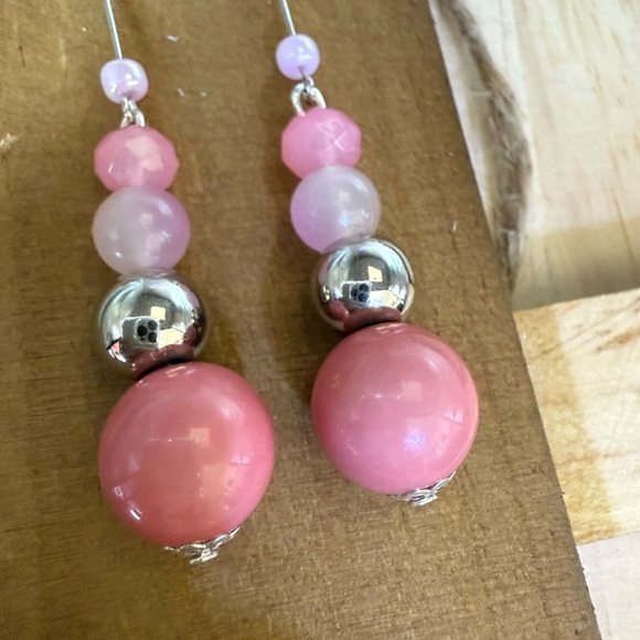 Gradient Pink and Silver Dangle Earrings - Picture 1 of 3